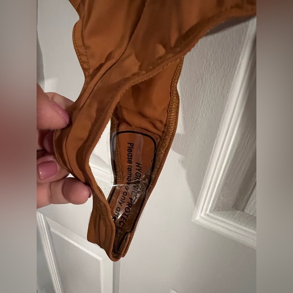 BNWT ALEX PERRY Ryder Long Sleeve Crew Bodysuit Brown size 8 MODA OPERANDI - Picture 6 of 13